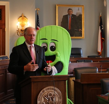 House Agriculture Chairman Congressman Michael Conaway (R-TX-11) shares, “good things happen during family meal time” at a reception for National Family Meals Month.
